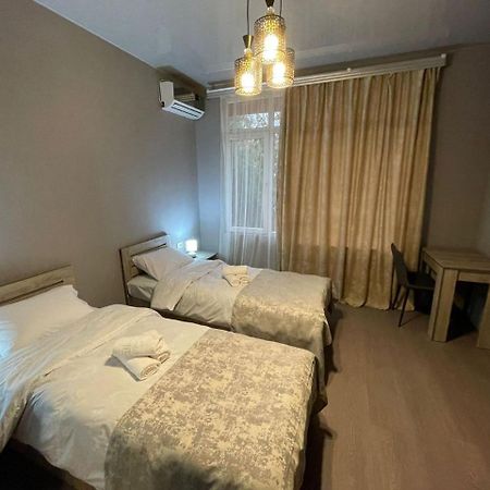 Hotel Lumi Зугдиди Экстерьер фото